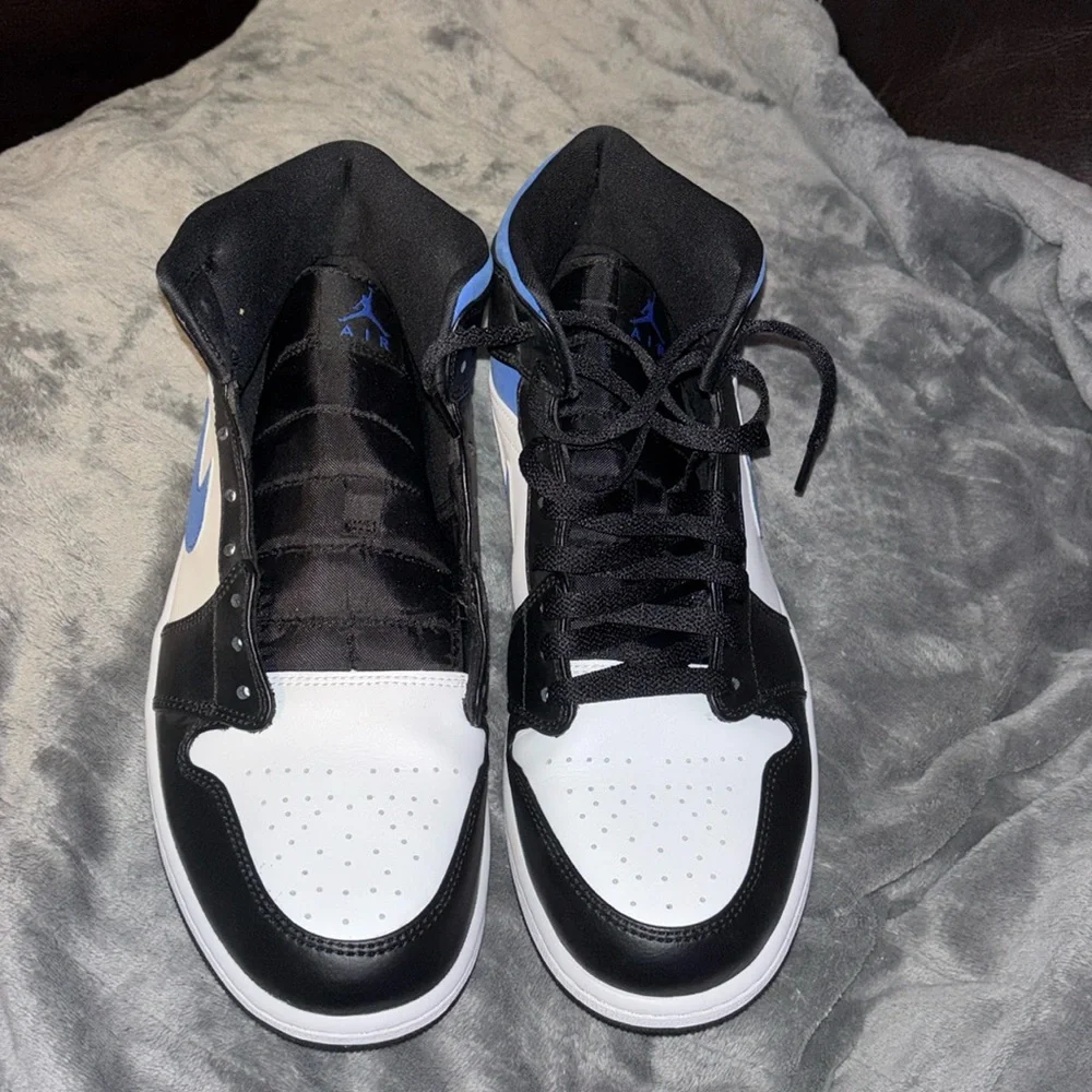 Nike Air Jordan 1 Mid - White/Black/Royal Blue